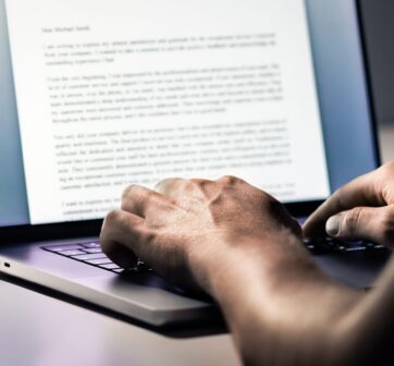 B2B content marketing on desktop