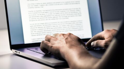 B2B content marketing on desktop