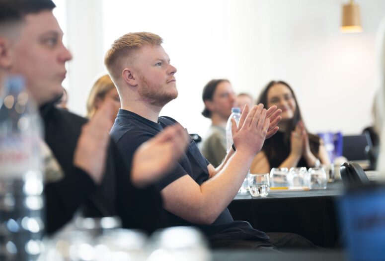 contact@kathannon.com